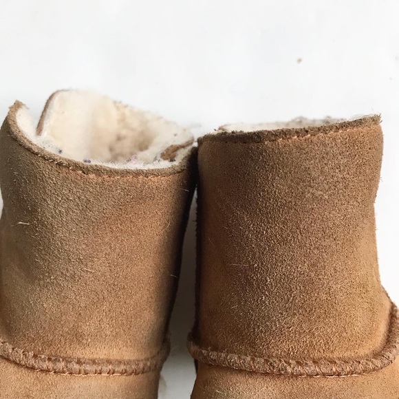 UGG Keelan suede tan boots GUC size 8 toddler - Picture 6 of 10